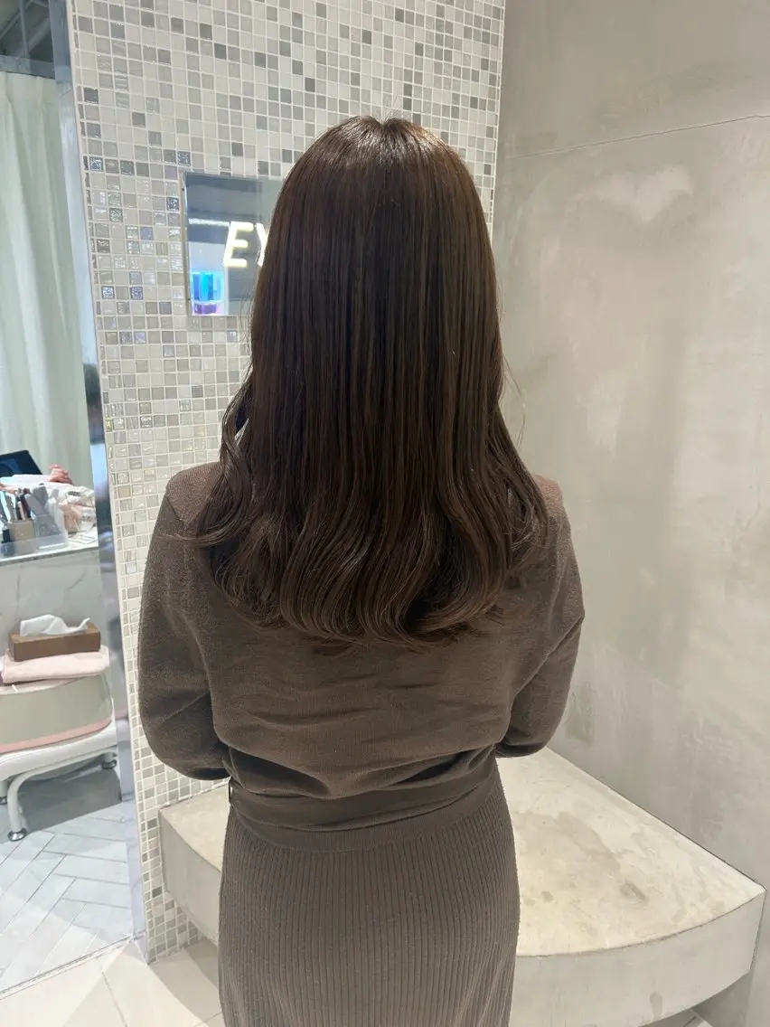 ロング カラー グレージュ オリーブグレージュ オリーブグレー カット ヘアカラー トリートメント 透明感カラー🫧 nanohaのヘアスタイル