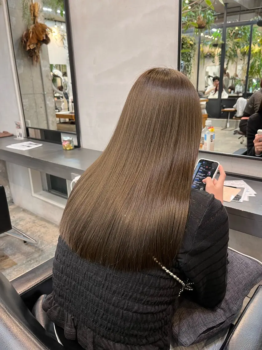 ロング カラー ベージュカラー オリーブベージュ レイヤーカット/ kotoneのヘアスタイル