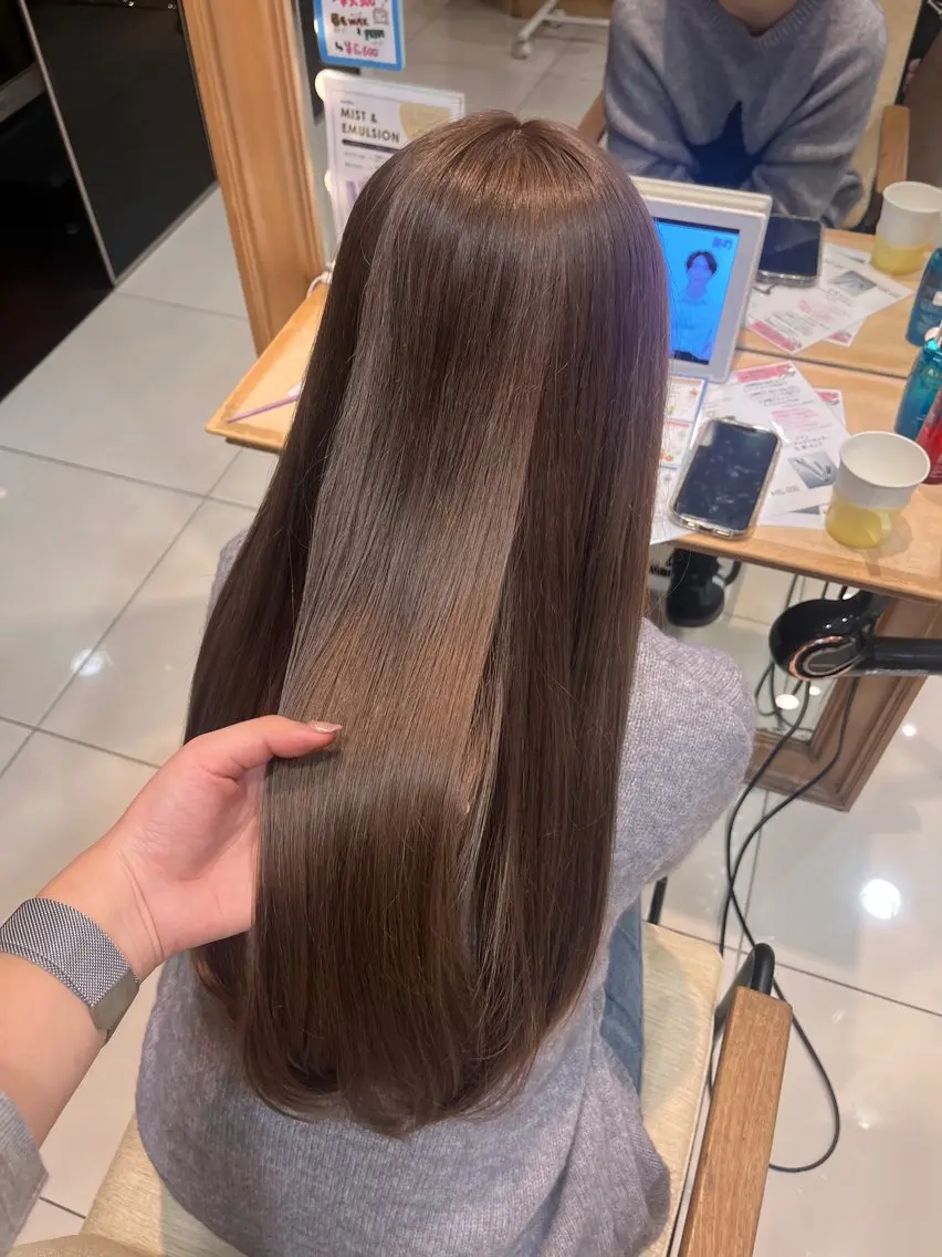 ロング カラー ベージュカラー ブリーチ 透明感カラー ミルクティーベージュ ヘアカラー mitsuki🎀 ブリーチ/エクステのヘアスタイル