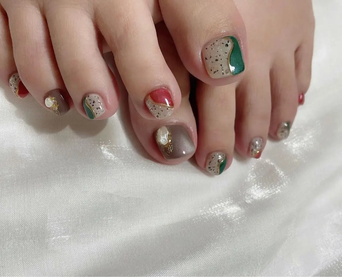 🦶🏻🦶🏻🦶🏻❣️初回ソフトジェルオフ無料❣️フットジェル120やり放題🌻ドライケア付き🌻の写真