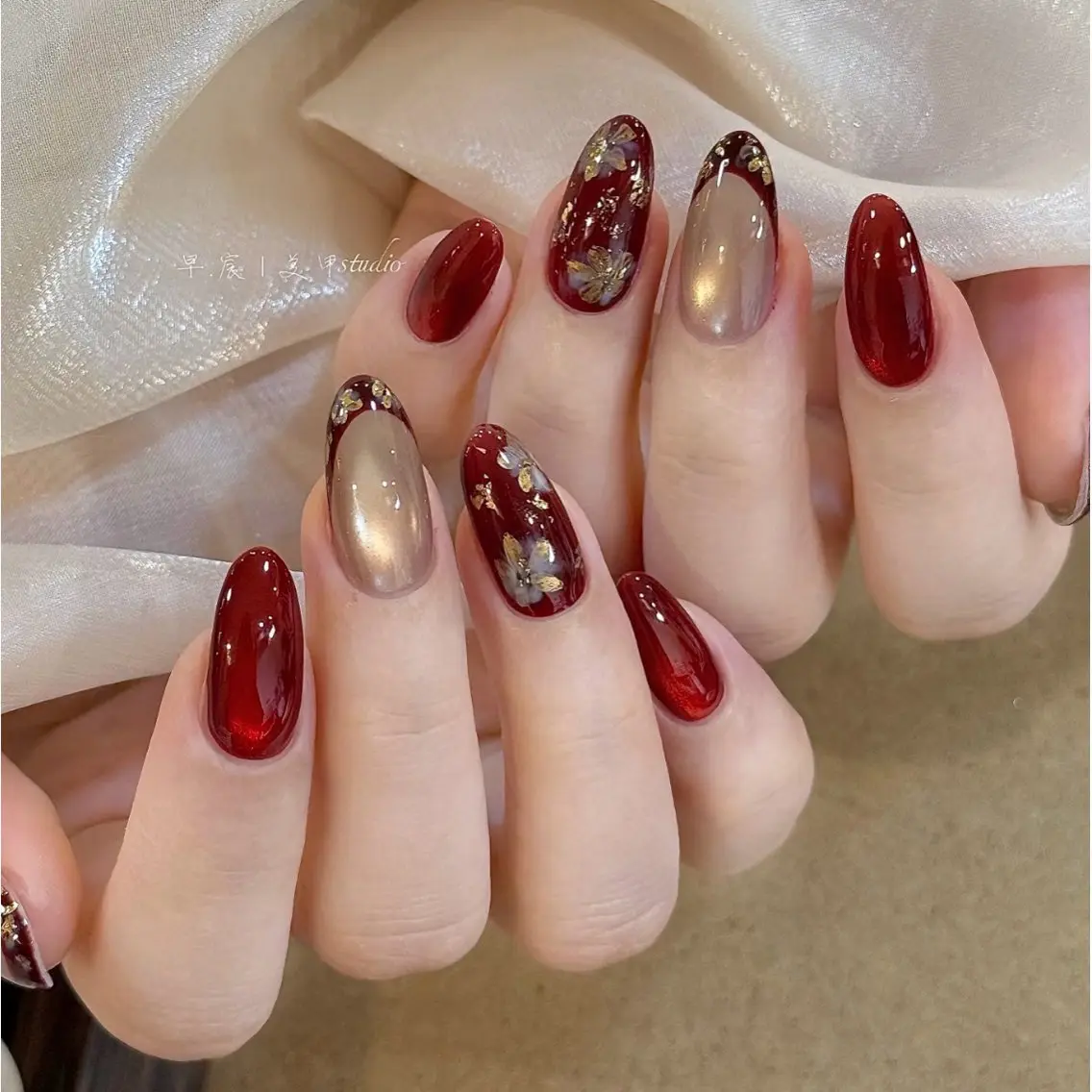 ネイル オーロラネイル チークネイル 成人式 長さ出し ジェルネイル ハンドネイル YUYI.nail salonのネイルデザイン
