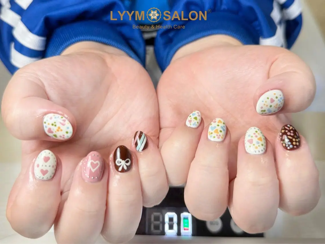 ネイル ボルドー ブラウン チークネイル ドット フットネイル ハンドネイル ハンドケア VAN NAIL 海老名展のネイルデザイン