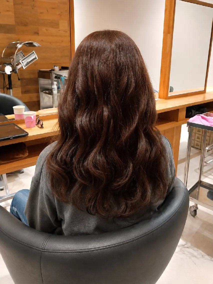 ロング アッシュ アッシュブラウン カット ヘアカラー 合田 美空のヘアスタイル