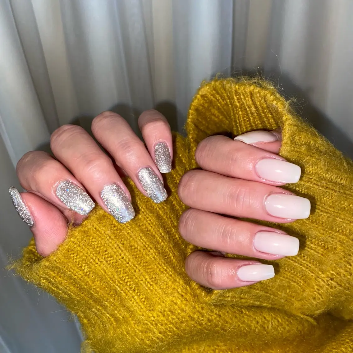 ネイル フラッシュネイル キラキラネイル ワンカラーネイル ハンドネイル 肌管理&nail Salon  Duxのエステ・リラクイメージ