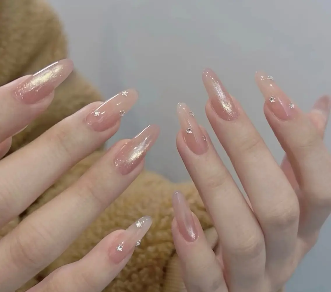 ネイル チークネイル 長さ出し フラワーネイル フレンチネイル ガーリー sun nail池袋 モデル募集のネイルデザイン