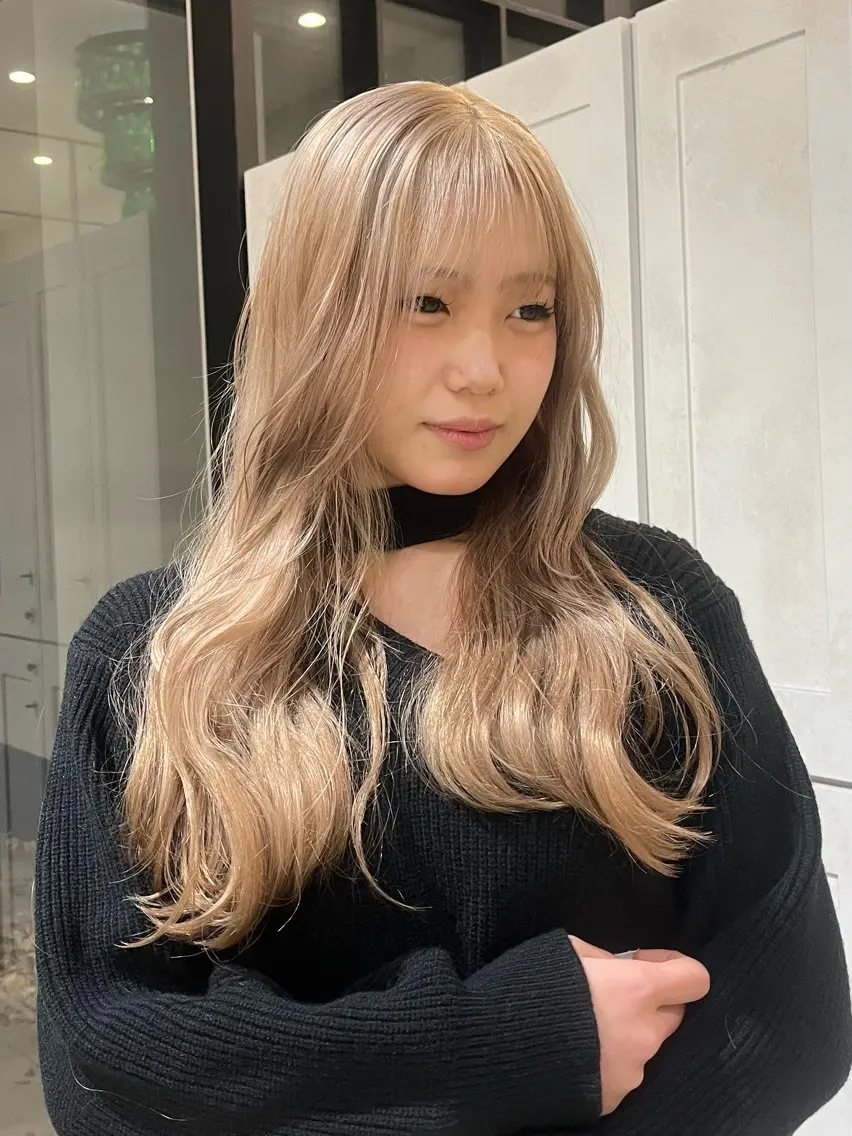 ロング カラー ブリーチ ヘアカラー DEAN JECYのヘアスタイル