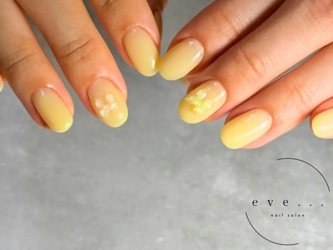 ネイル 黄色 ハンドネイル nail salon eve...のネイルデザイン