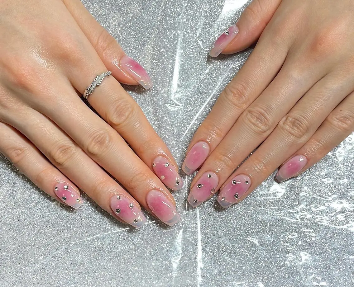 ネイル ハンドネイル VIERU 🌈🎀💖のネイルデザイン