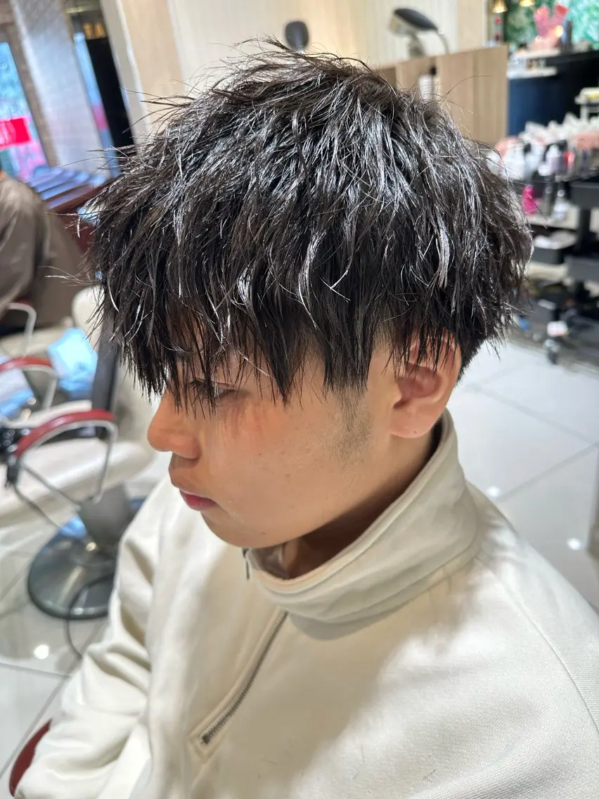 ショート パーマ メンズ メンズパーマ メンズツイストパーマ 波巻きパーマ ツイストパーマ 💈メンズ特化 美容師サキ💈のヘアスタイル