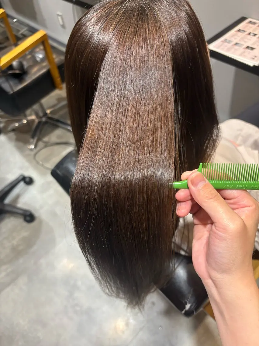 ロング カット 縮毛矯正 小堀 いぶきのヘアスタイル