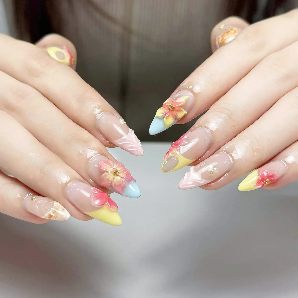 ネイル アートネイル ジェルネイル ガーリー キラキラネイル 韓国ネイル ハンドネイル ハンドケア Nova Nail Salonのネイルデザイン