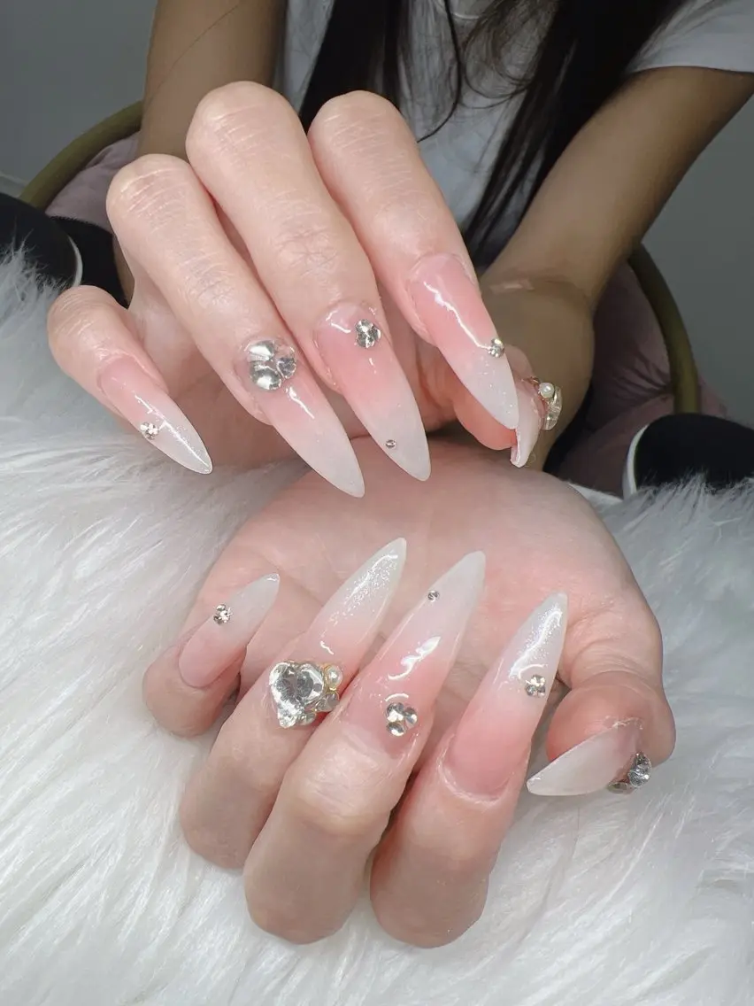 ネイル ハンドネイル Lee Nails チップ長さだし専門店のネイルデザイン
