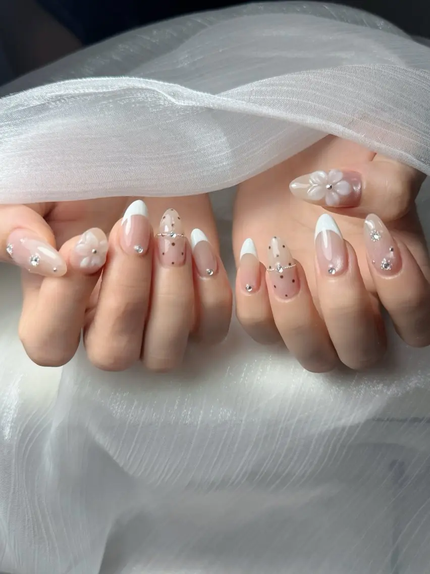 ネイル チークネイル フレンチネイル グラデーション 韓国ネイル マグネットネイル ハンドネイル Hana Nailのネイルデザイン