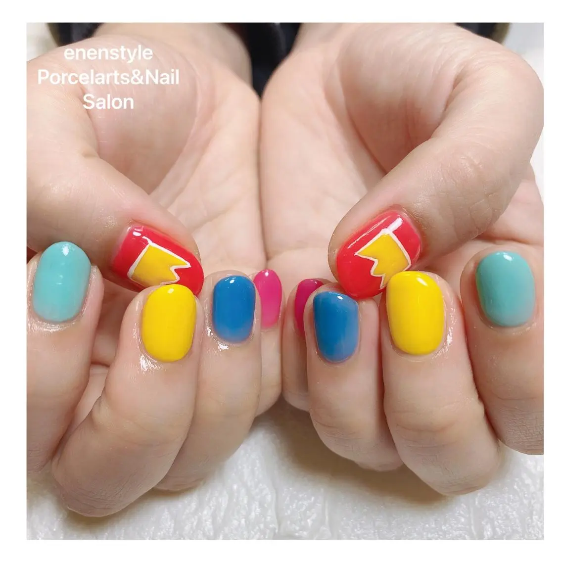 ミディアム ネイル ハンドネイル 🐾enen style 🐾のネイルデザイン