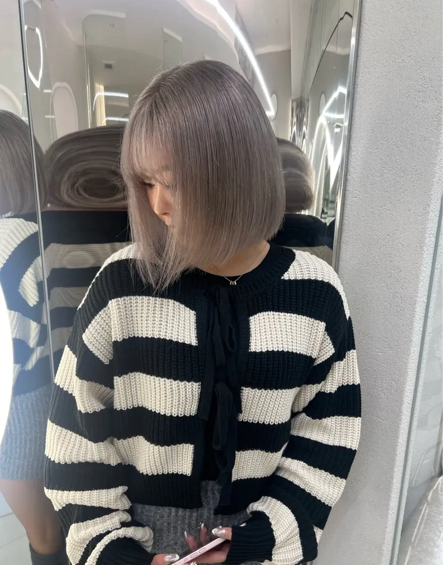 ショート カラー ハイトーンカラー ボブ GAGA AMIKAのヘアスタイル