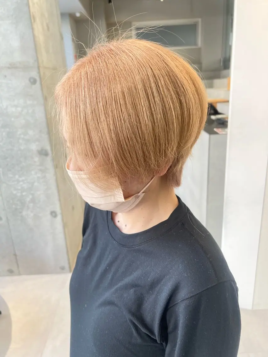 ショート カラー ショートボブ ブロンド ボブ くびれヘア ショートヘア カット ヘアカラー トリートメント 吉沢遣人/レイヤー 艶カラー/抜け感のヘアスタイル