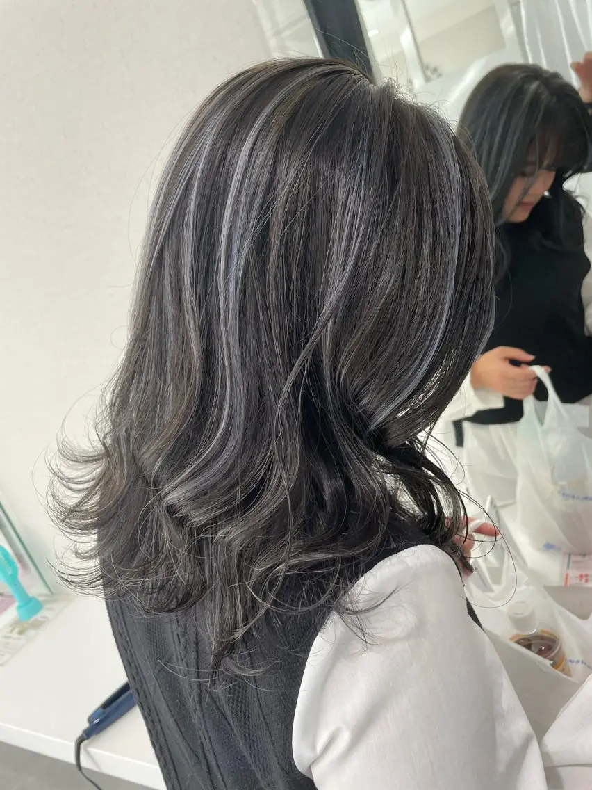 ⭐️カット&ハイライトカラー&ETMEMEトリートメント⭐ケアブリーチ込み🌟の写真