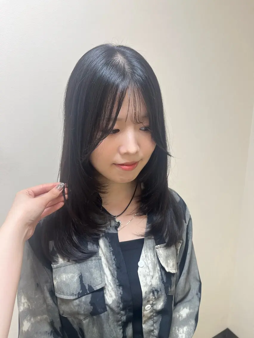 セミロング 相田 佳乃のヘアスタイル