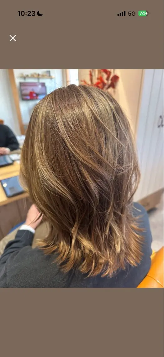 カラー ヘアカラー はやさか しおんのヘアスタイル