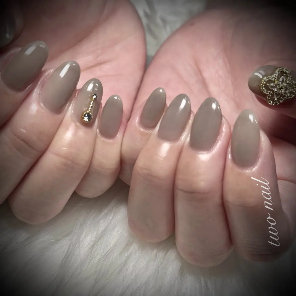 ネイル ネイルチップ ホワイト ハンドネイル two nailのネイルデザイン
