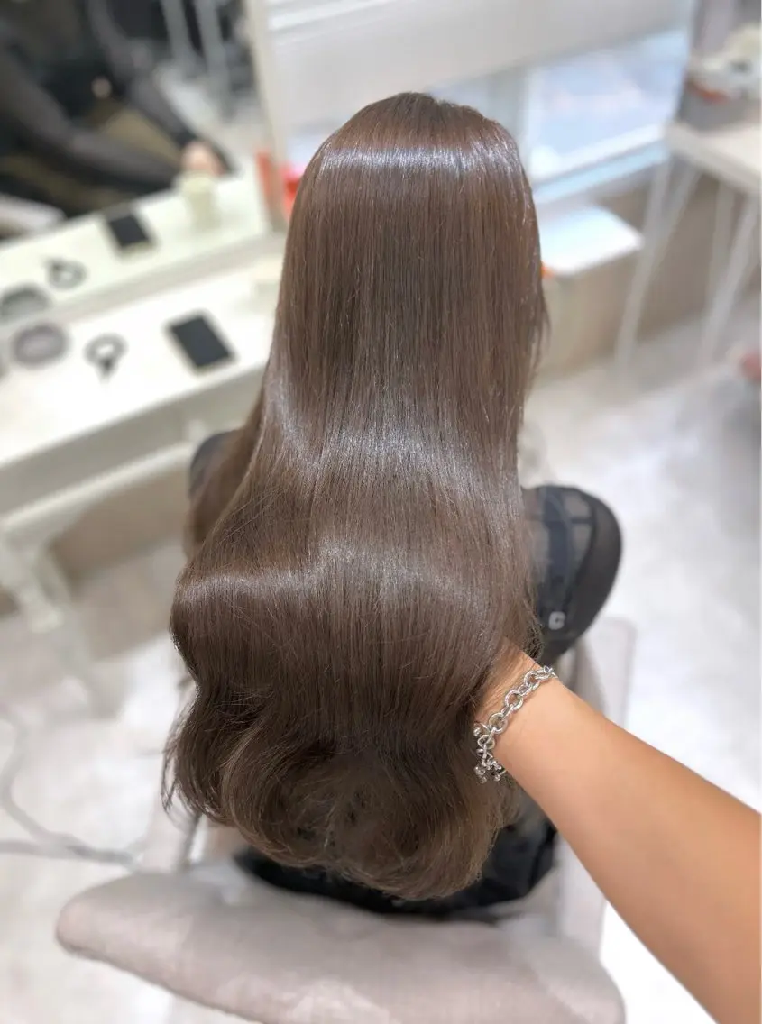 ロング ケアカラー カット ヘアカラー トリートメント 髪質改善× ブリーチなしyutoのヘアスタイル