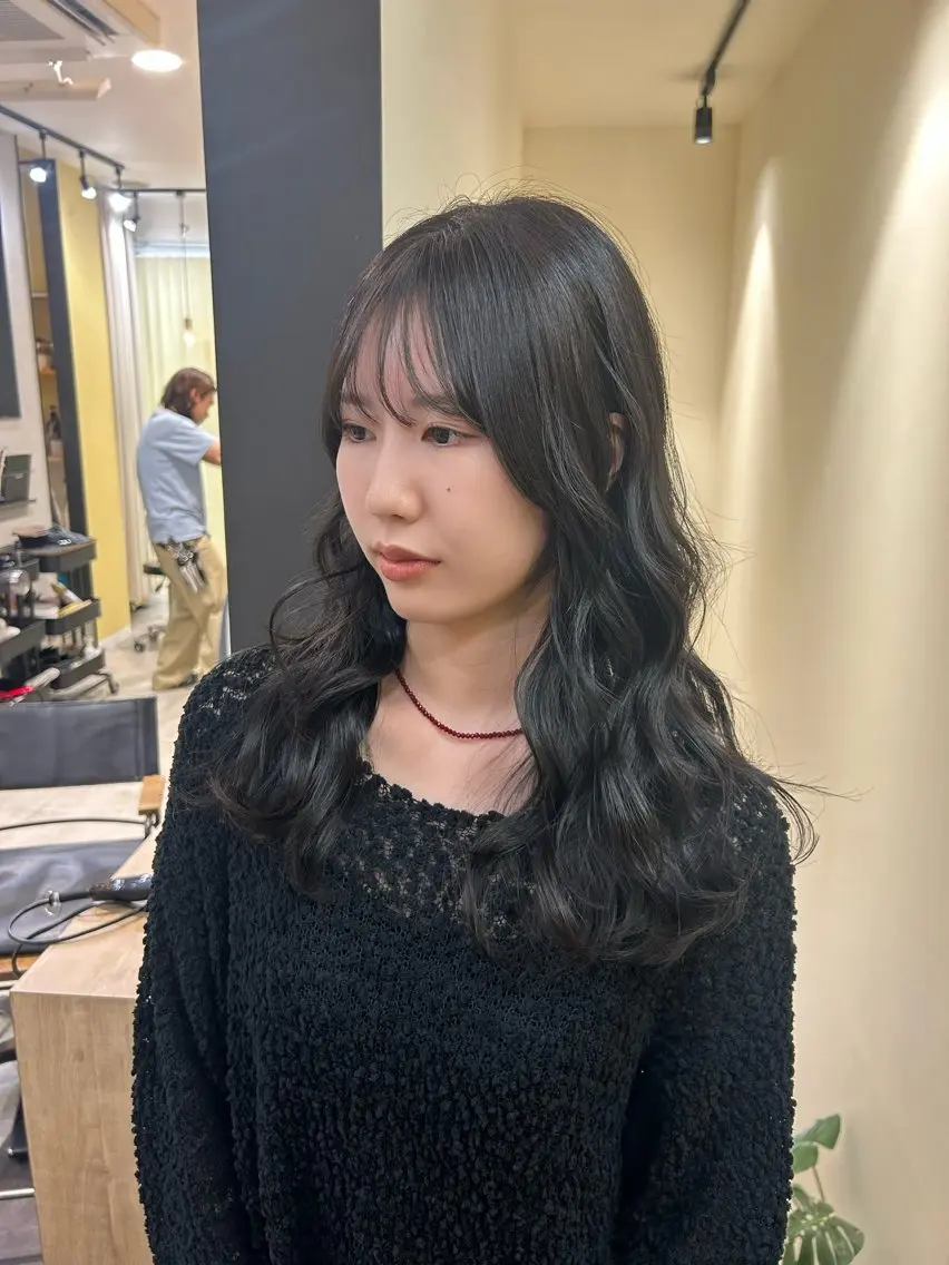 ロング カラー アッシュ オリーブアッシュ カット ヘアカラー トリートメント hub hair レイヤー/ナチュラルのヘアスタイル