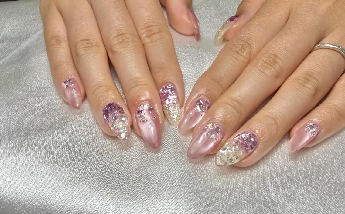 ネイル ホログラムネイル マグネットネイル ピンク ハンドネイル BONNIE NAILのネイルデザイン
