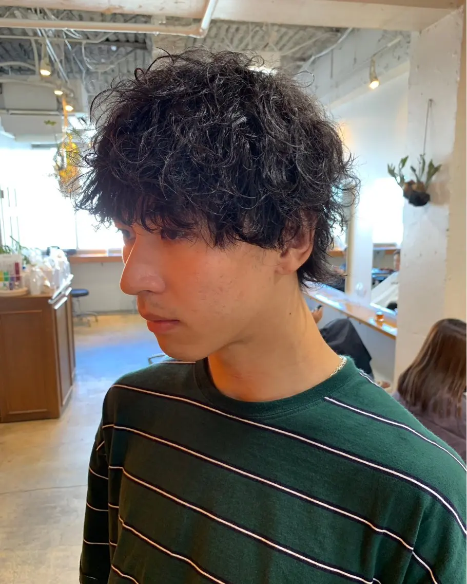 ミディアム パーマ メンズ グランジヘア 無造作ヘアHYUGAのヘアスタイル