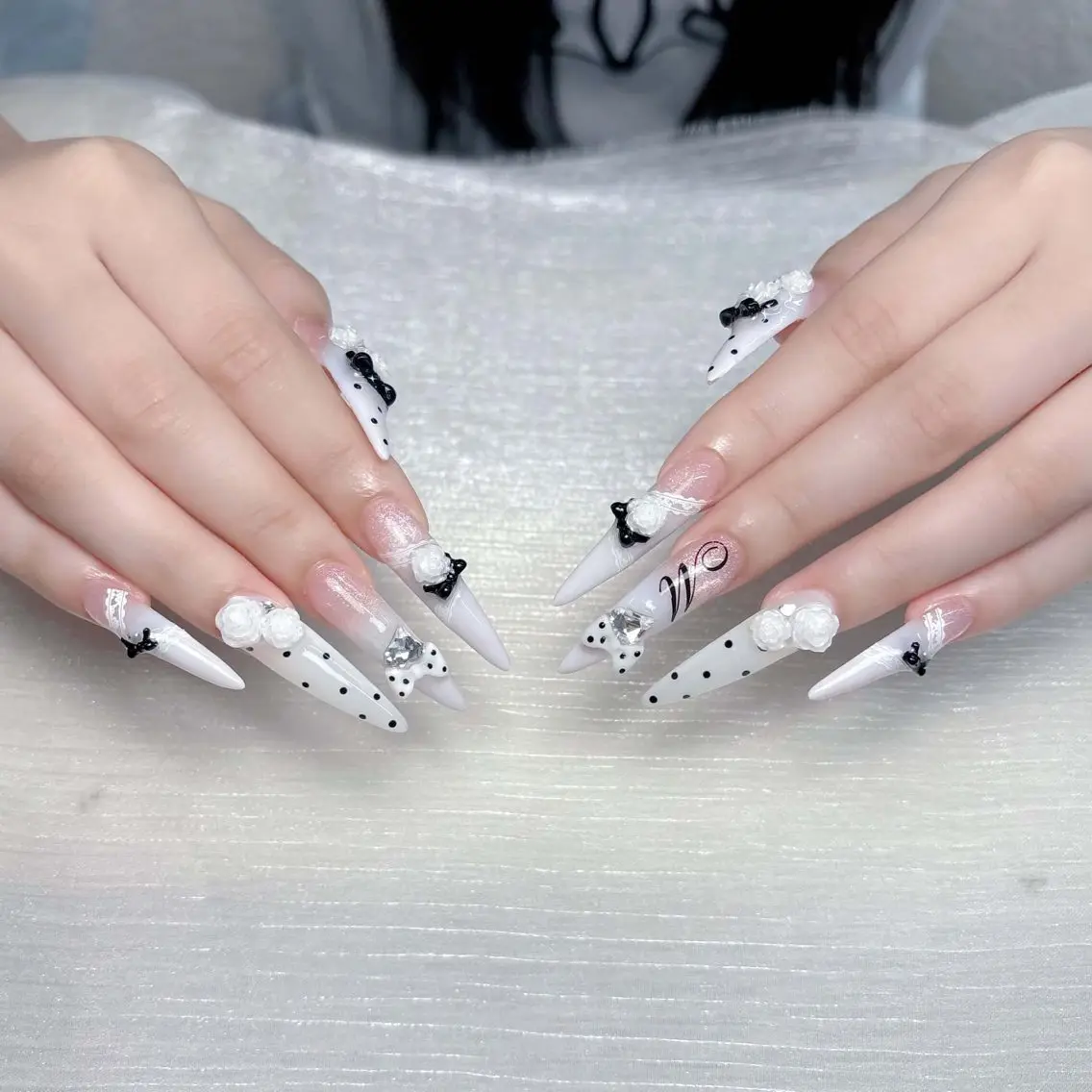 ネイル オーロラネイル チークネイル フラッシュネイル フレンチネイル ジェルネイル ハンドネイル Hann Nailのネイルデザイン