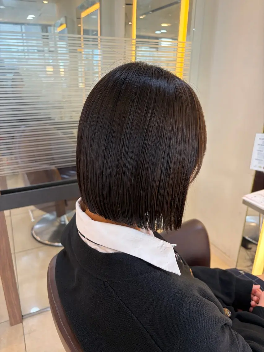 ミディアム 切りっぱなしボブ ボブ カット ヘアカラー 🎀ноиокa🎀 レイヤー×暖色カラーのヘアスタイル