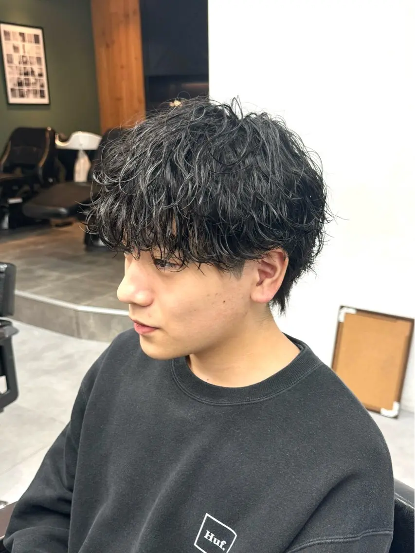 【🍀 5月限定価格🍀】波巻きパーマ+メンズカット+トリートメント(👑人気No2クーポン)の写真