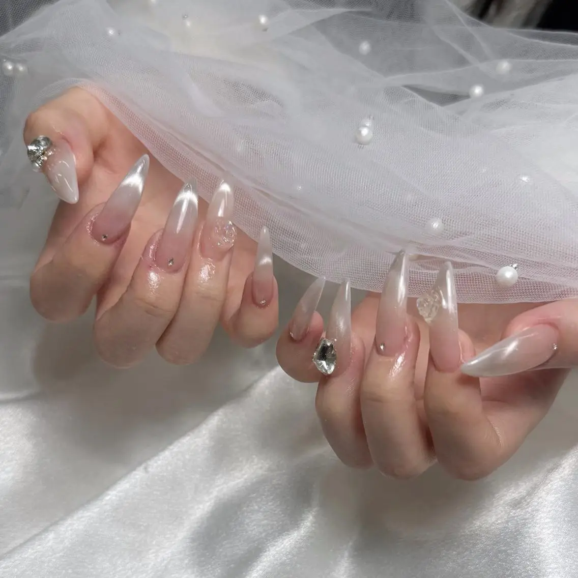 ネイル PEEKABOO 旧:momo京橋のネイルデザイン