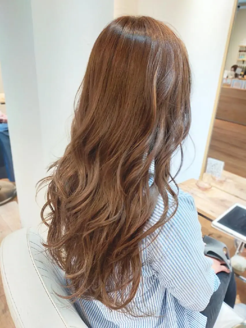 【🎀🌟お出かけ前に綺麗に🌟🎀】コテ巻きヘア+前髪カットの写真