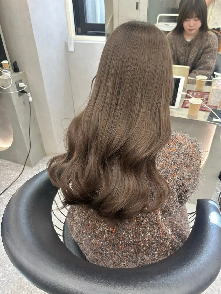 ロング カラー ヘアアレンジ ヘアカラー トリートメント fumika🎀 ベージュのヘアスタイル