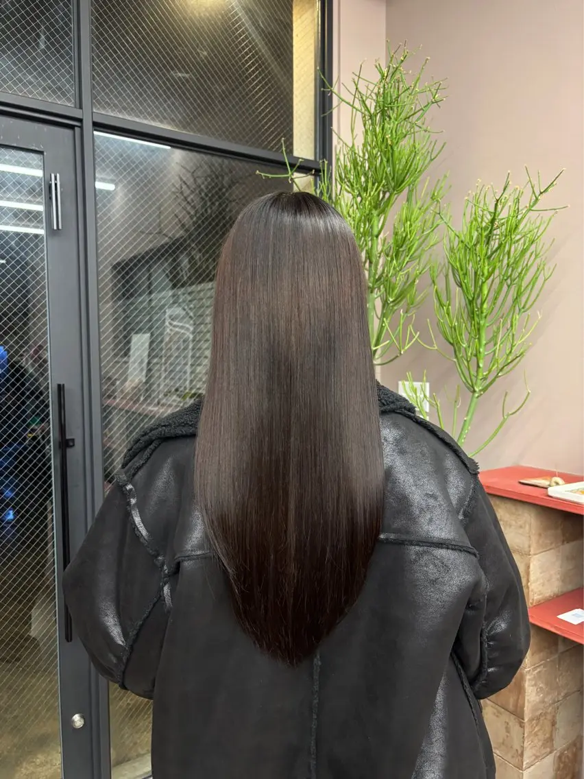 ロング カラー トリートメント ヘアカラー HIBIKI / 透明感カラーのヘアスタイル
