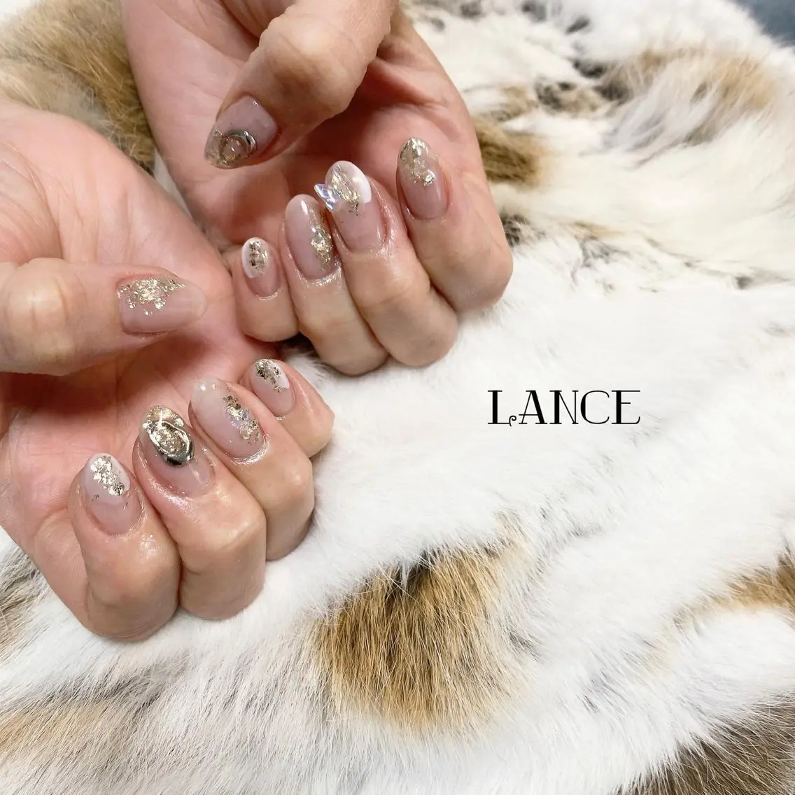 ミディアム ネイル オーロラネイル マグネットネイル ワンホンネイル 冬ネイル Lance nailのネイルデザイン