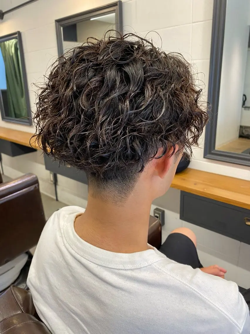 ミディアム メンズ ミディアムパーマ メンズパーマ 前原 凌汰のヘアスタイル