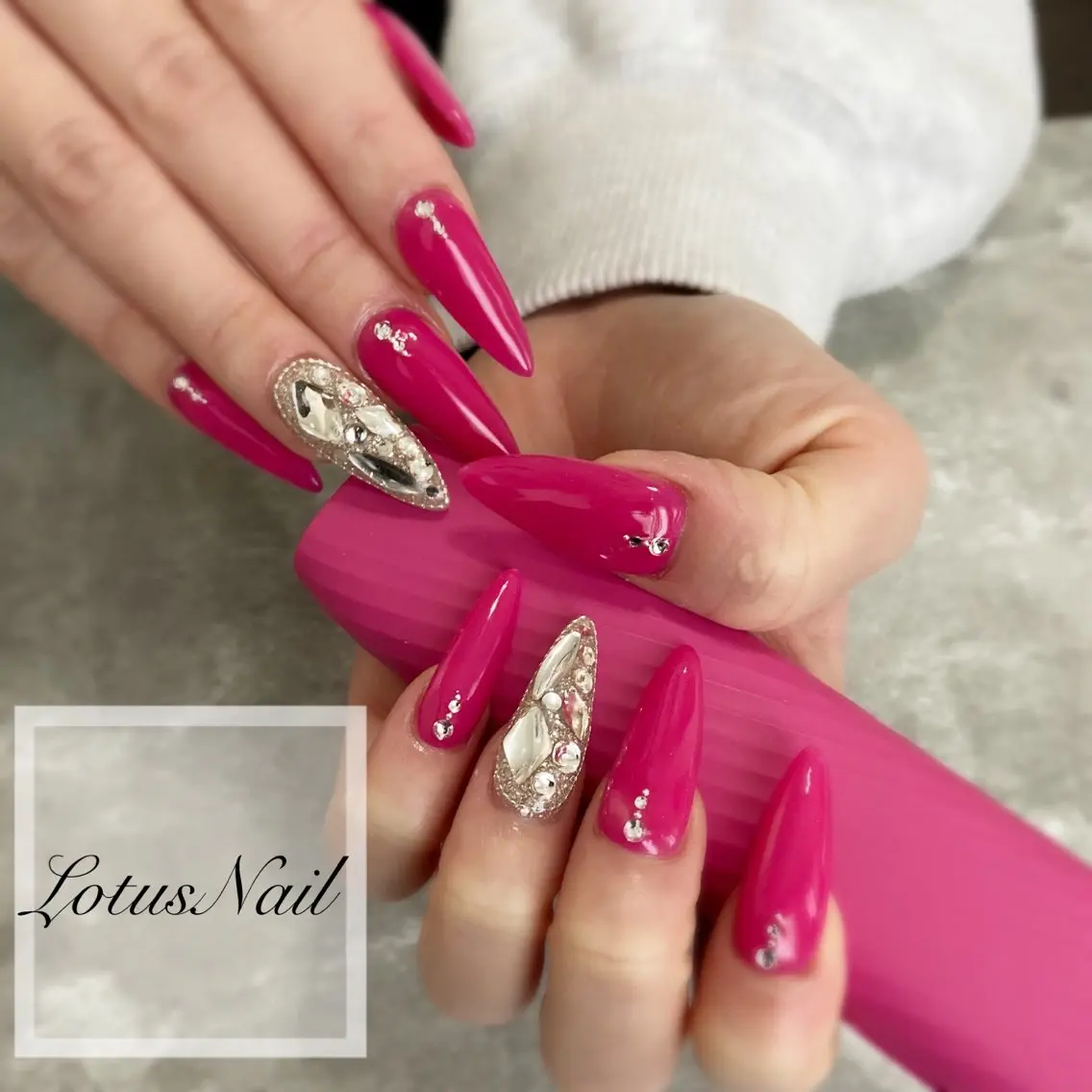 ネイル スカルプネイル Lotus Nailのネイルデザイン