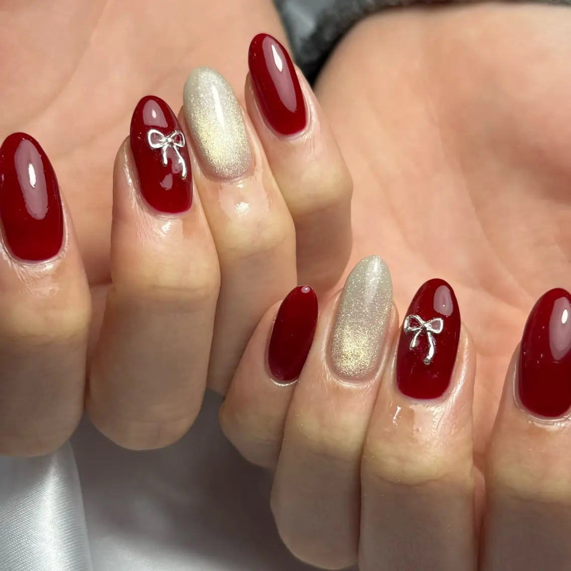 ネイル ボルドー キラキラネイル マグネットネイル Ray nail natsu🎀のネイルデザイン