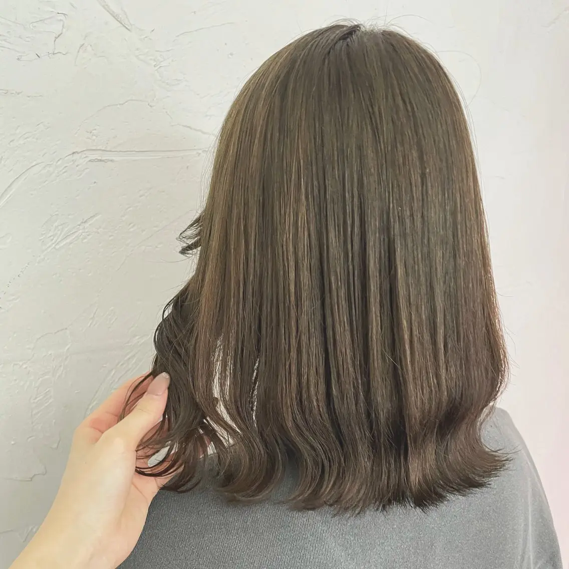 セミロング カラー ヘアカラー トリートメント 🪞韓国🤍大人っぽ 艶髪🤍FRUITSのヘアスタイル