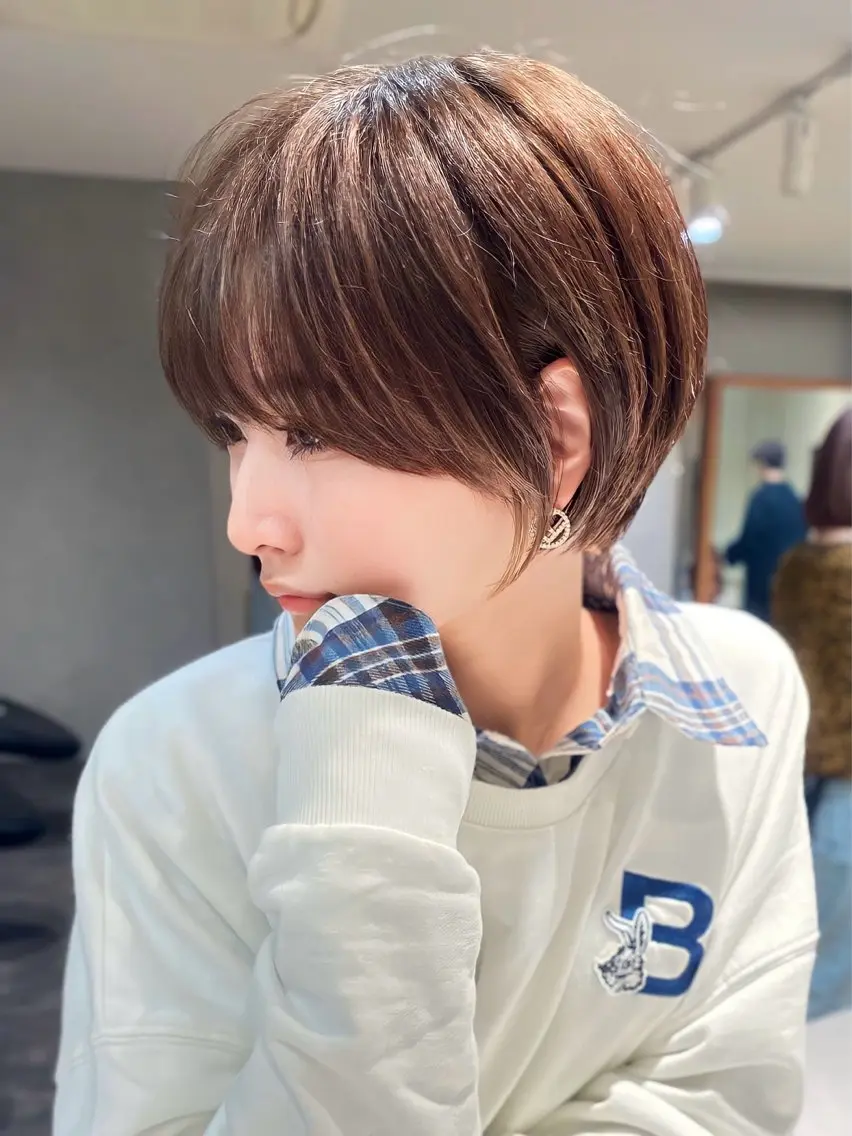 ショート カラー カット ヘアカラー トリートメント Aster 店長 れおんのヘアスタイル