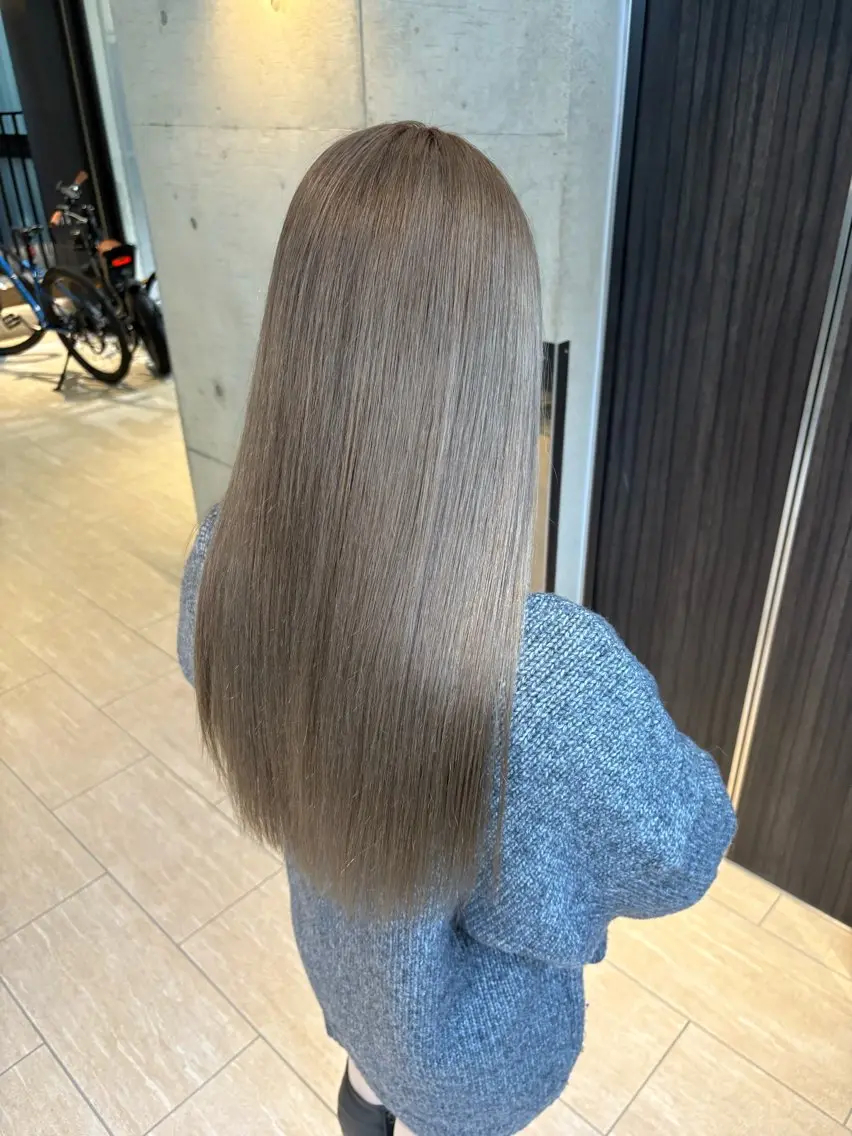 ロング カット ヘアカラー 縮毛矯正 トリートメント 福岡縮毛矯正✨️ ストレート 向井和輝のヘアスタイル