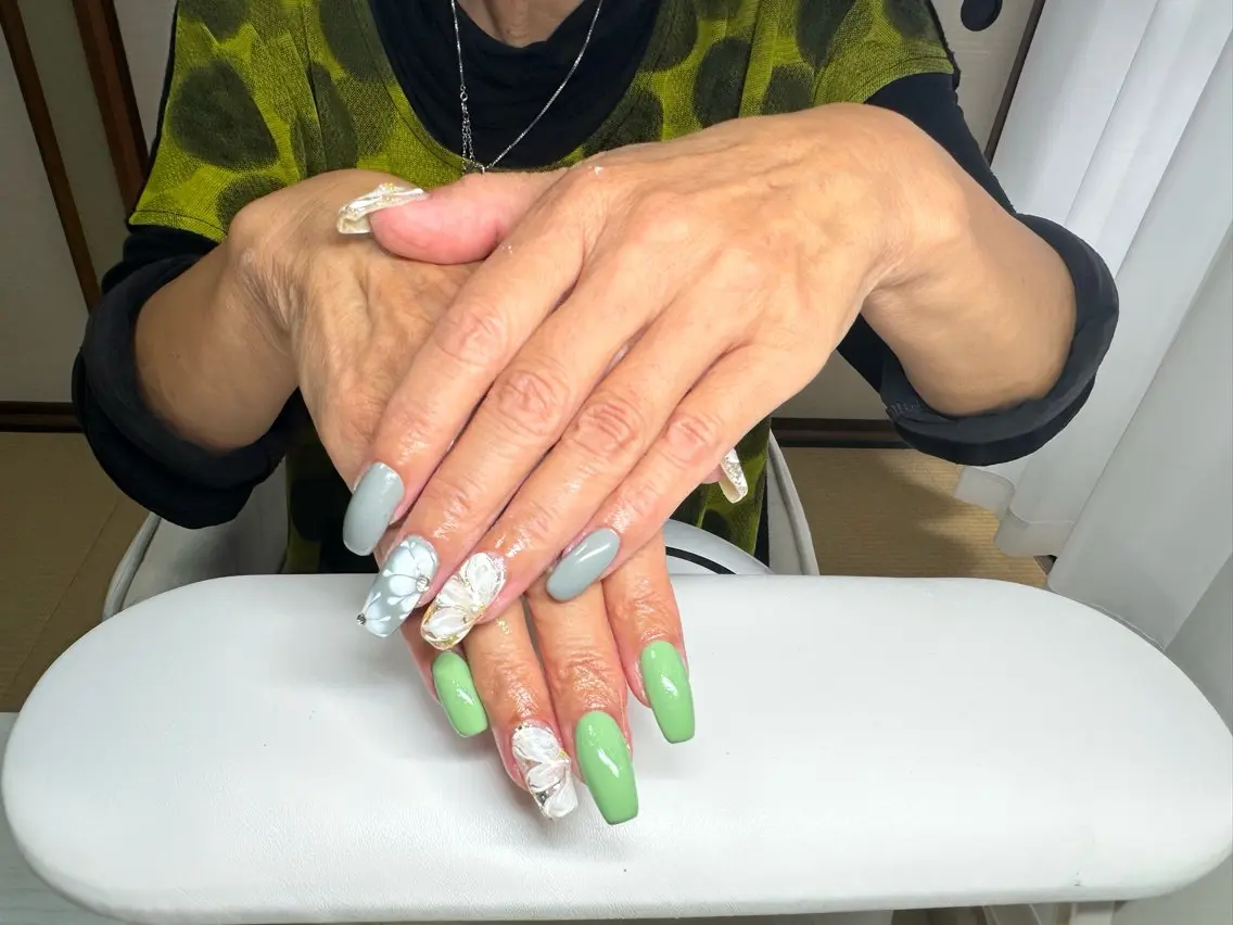 ネイル EMI NAILSのネイルデザイン