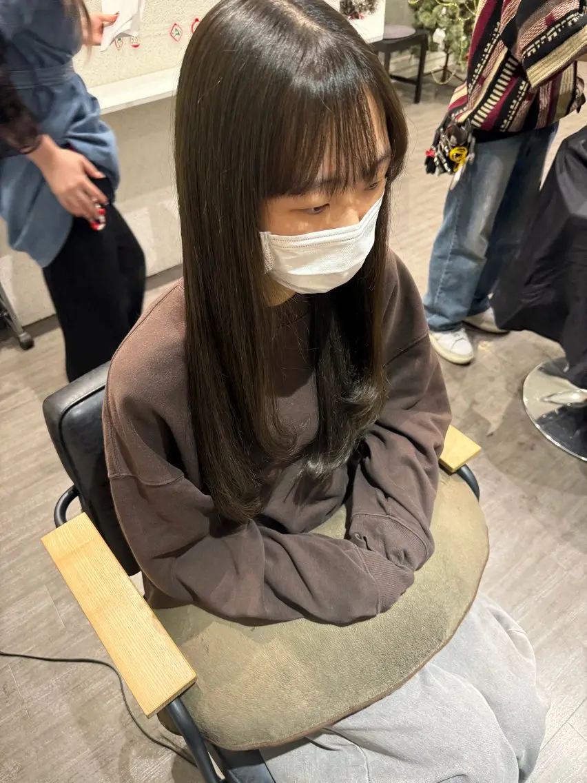 セミロング 顔まわりレイヤー レイヤーカット カット ヘアカラー トリートメント 艶髪レイヤー上田 紗也🇰🇷💗のヘアスタイル