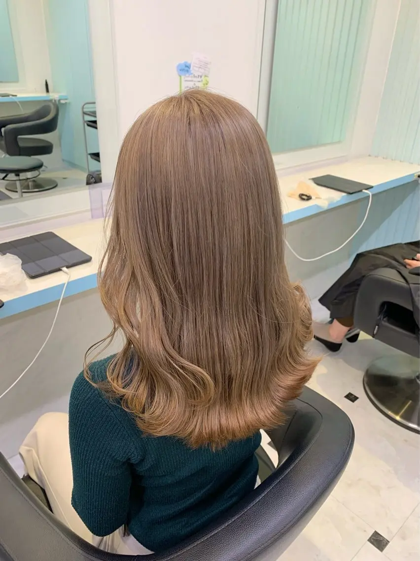 ミディアム カラー ヘアカラー トリートメント ブリーチカラー 🩵MIZUKIのヘアスタイル