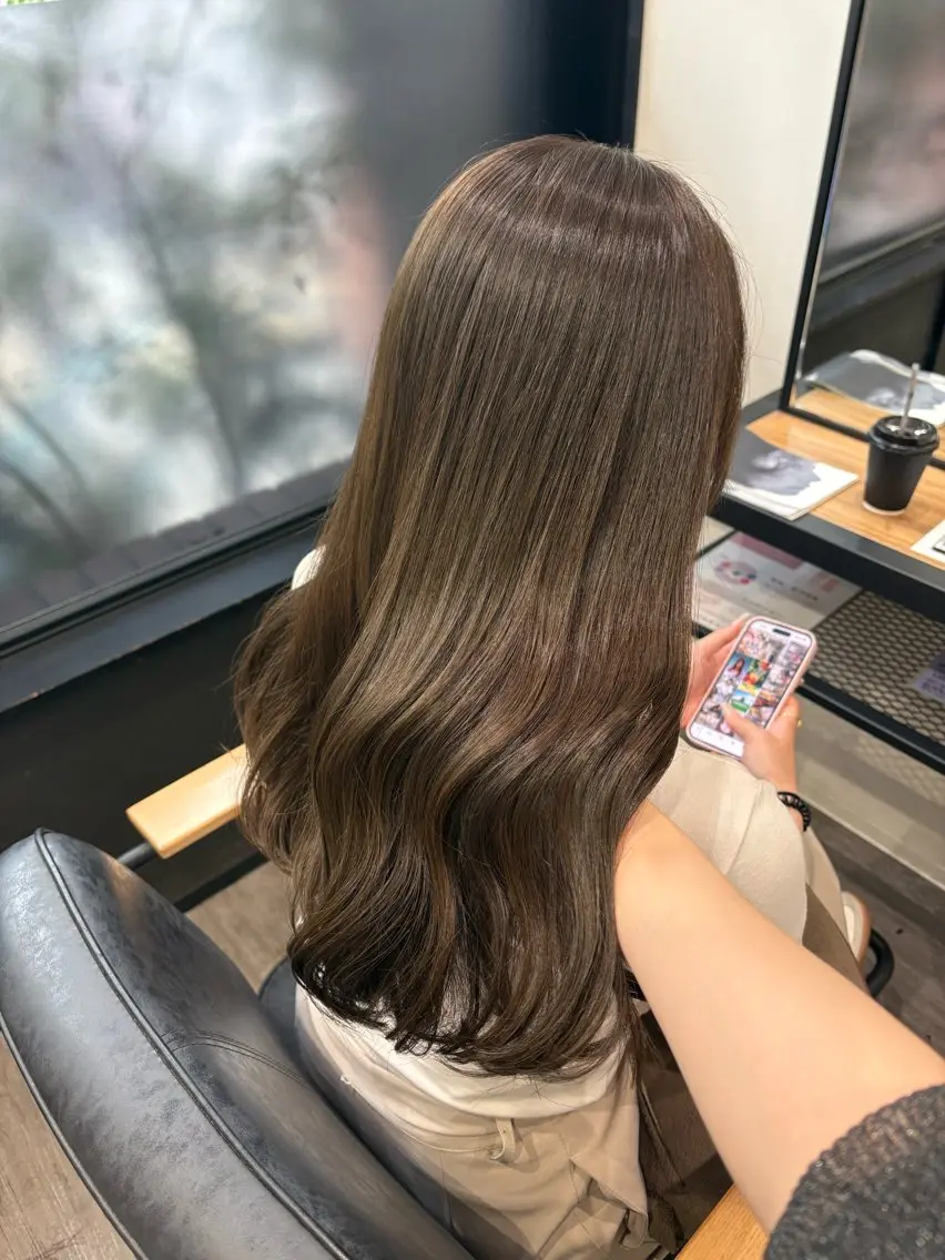 ロング ヘアカラー cocotteひな /カラーモデル🌼のヘアスタイル