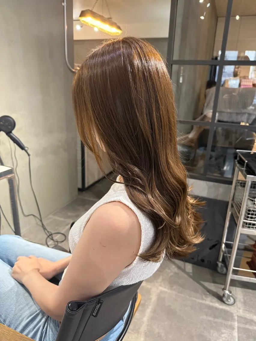 ロング カット ヘアカラー トリートメント 佐伯 桃のヘアスタイル