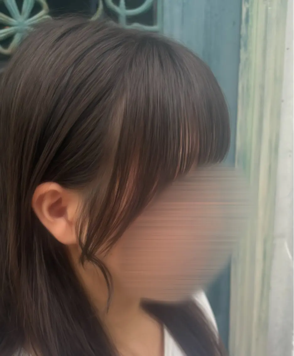 セミロング カット ハイトーン💗ピンク 🛼カラフル🍀のヘアスタイル