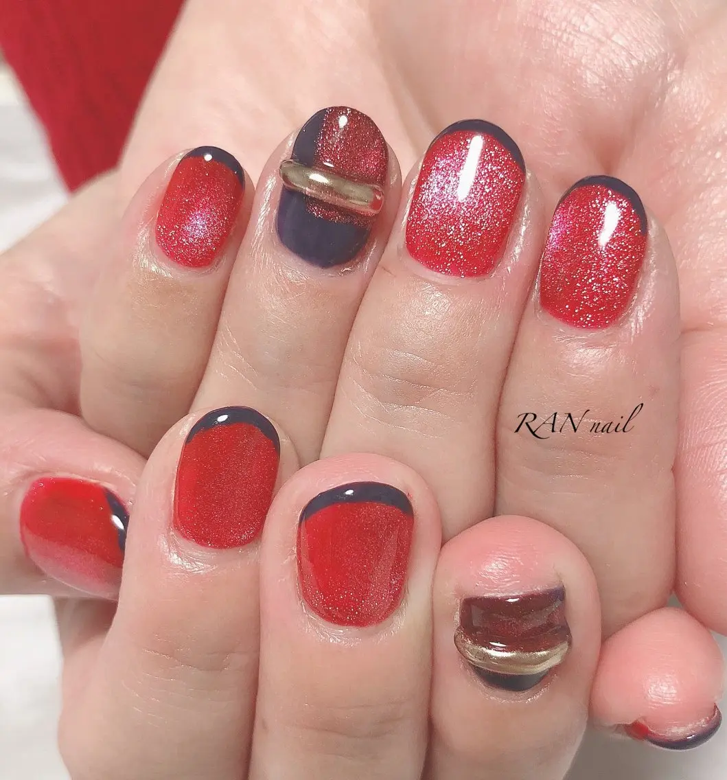 ネイル 成人式 ゴールド マグネットネイル オフィスネイル 赤色 RAN nailのネイルデザイン