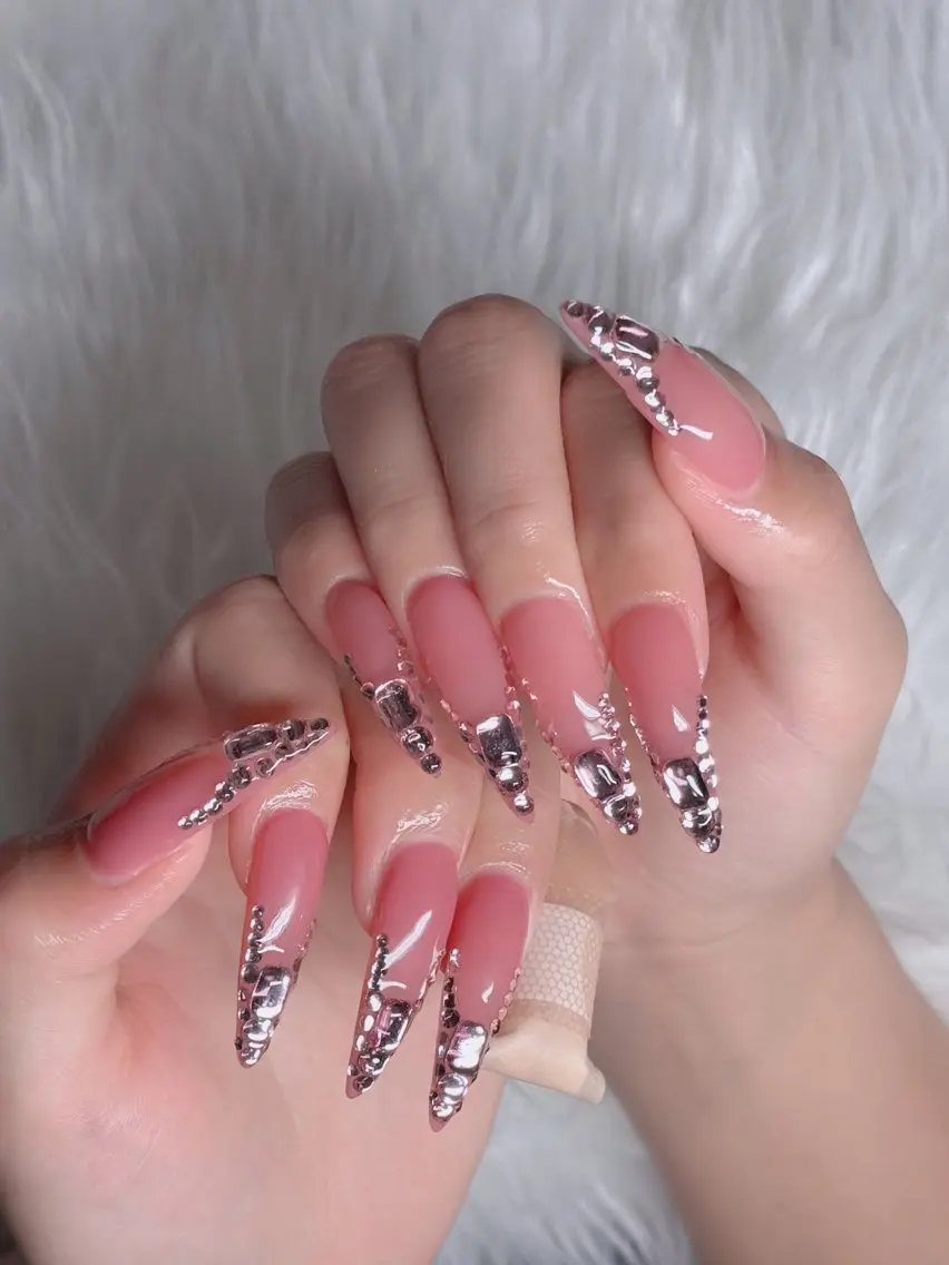 ネイル オーロラネイル フレンチネイル ジェルネイル ハロウィン キラキラネイル H.baby Nail Salonのネイルデザイン